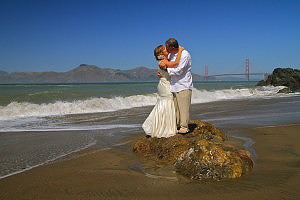 wedding ceremony venues, San Francisco Beach Wedding, couple, golden gate bridge